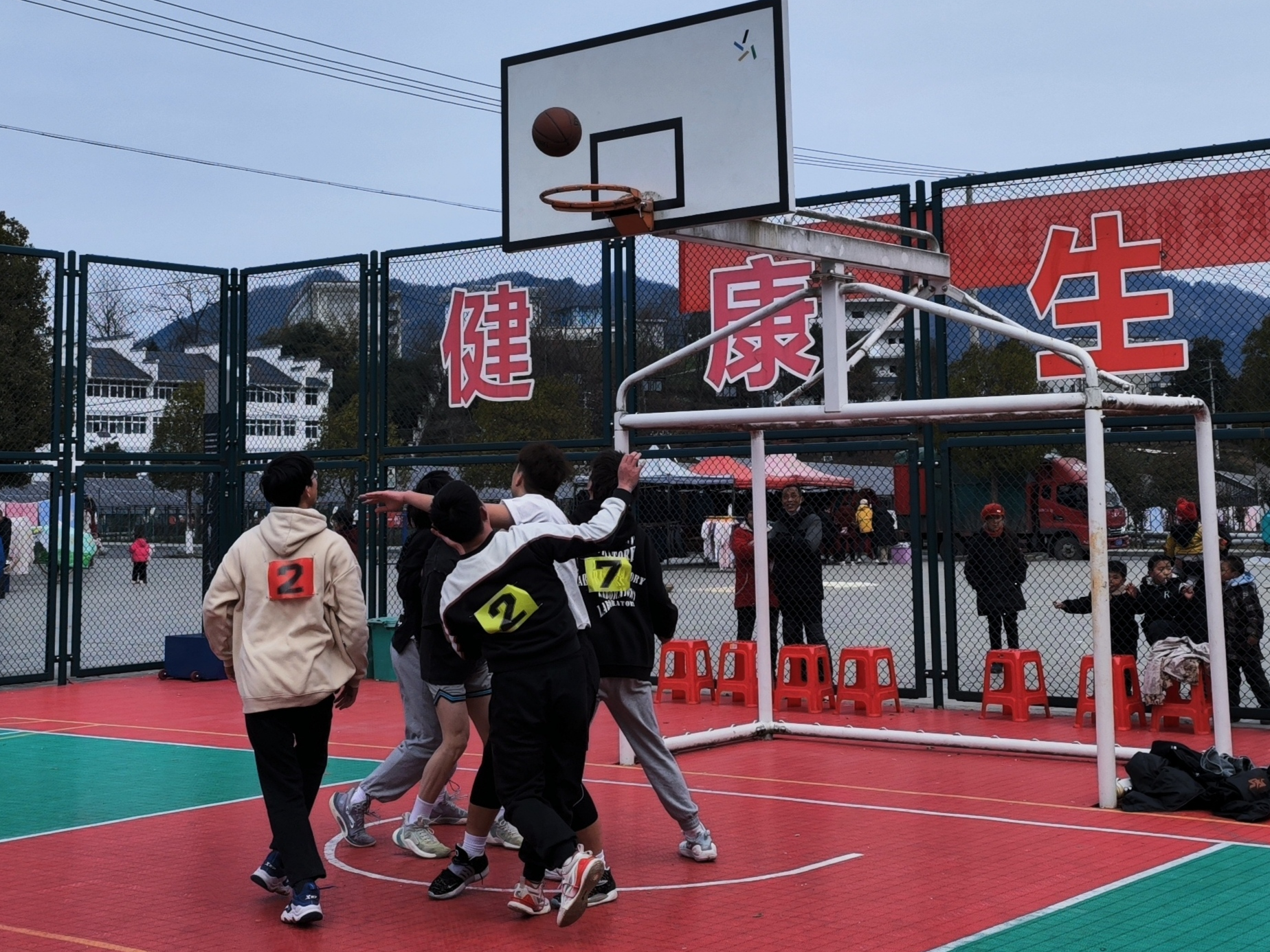 文峰乡：篮球赛拉开“村运会”序幕