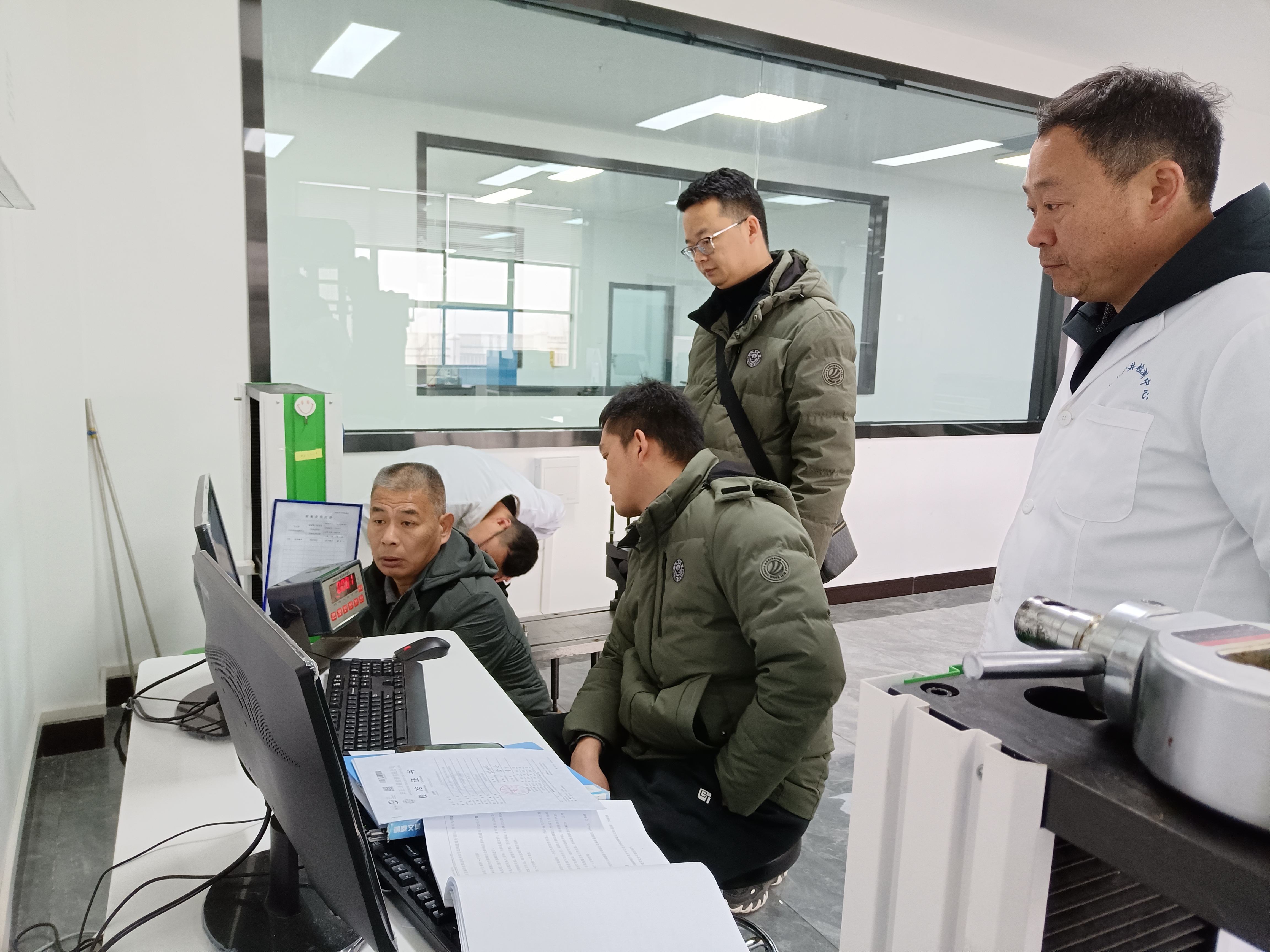 县公共检验检测中心完成计量标准器量值溯源工作