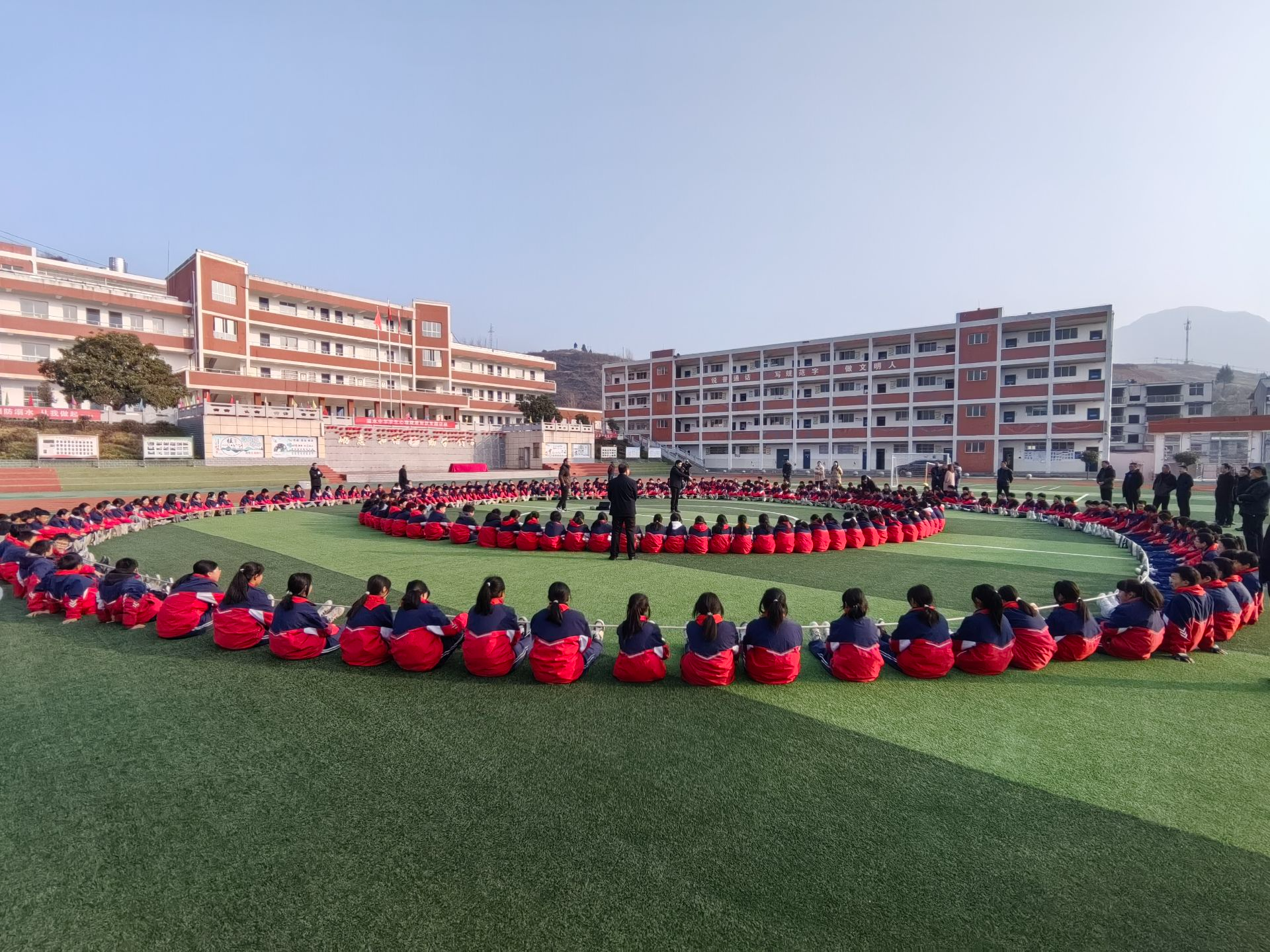 青少年活动中心：关爱童心  守护成长