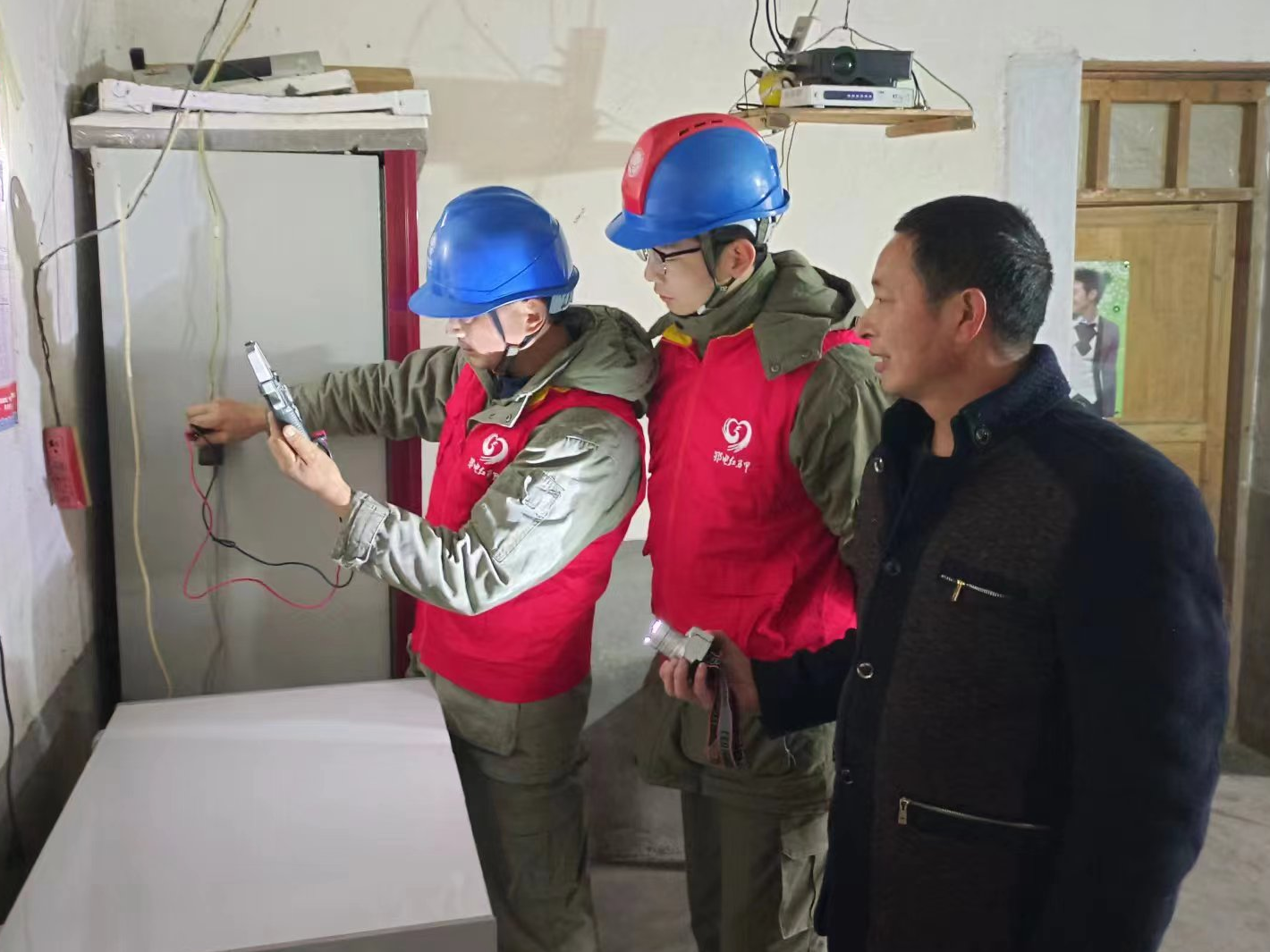 竹山供电公司服务返乡人员