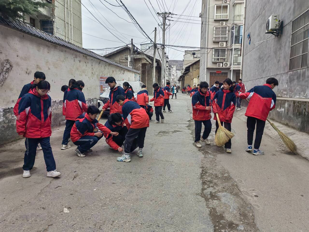 溢水镇中心学校开展爱国卫生志愿活动
