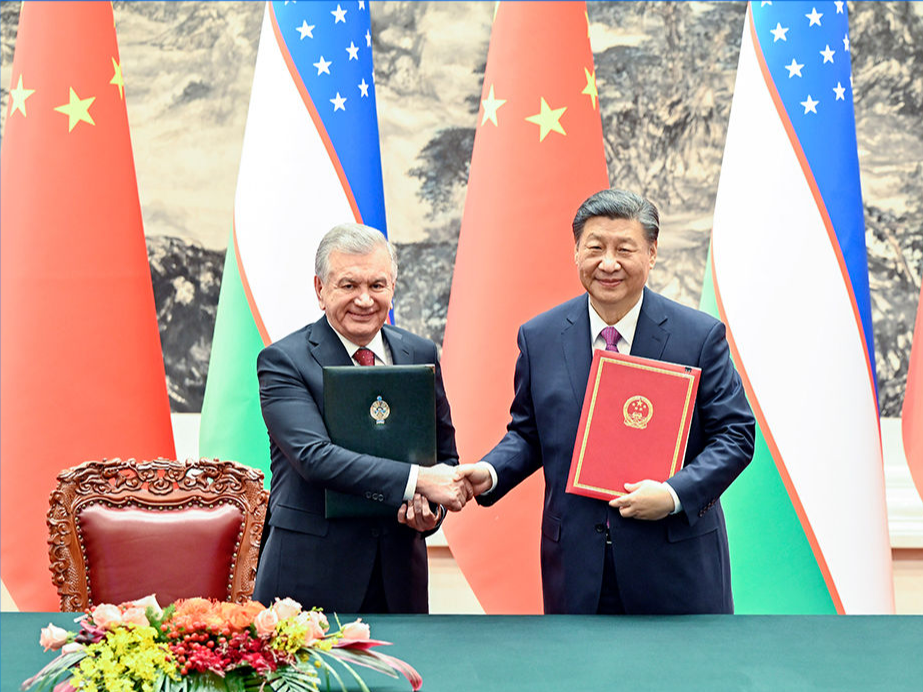 新华社权威速览 | 习近平同乌兹别克斯坦总统米尔济约耶夫会谈