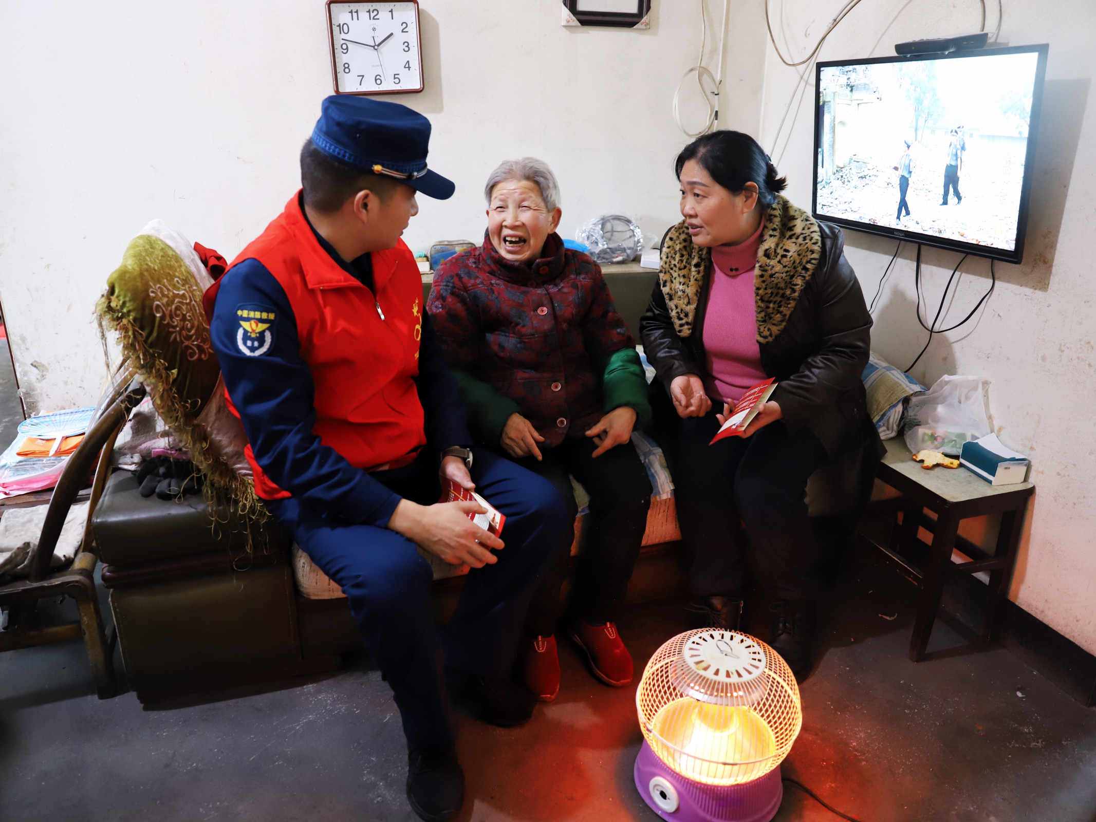 我县开展消防安全“敲门行动”