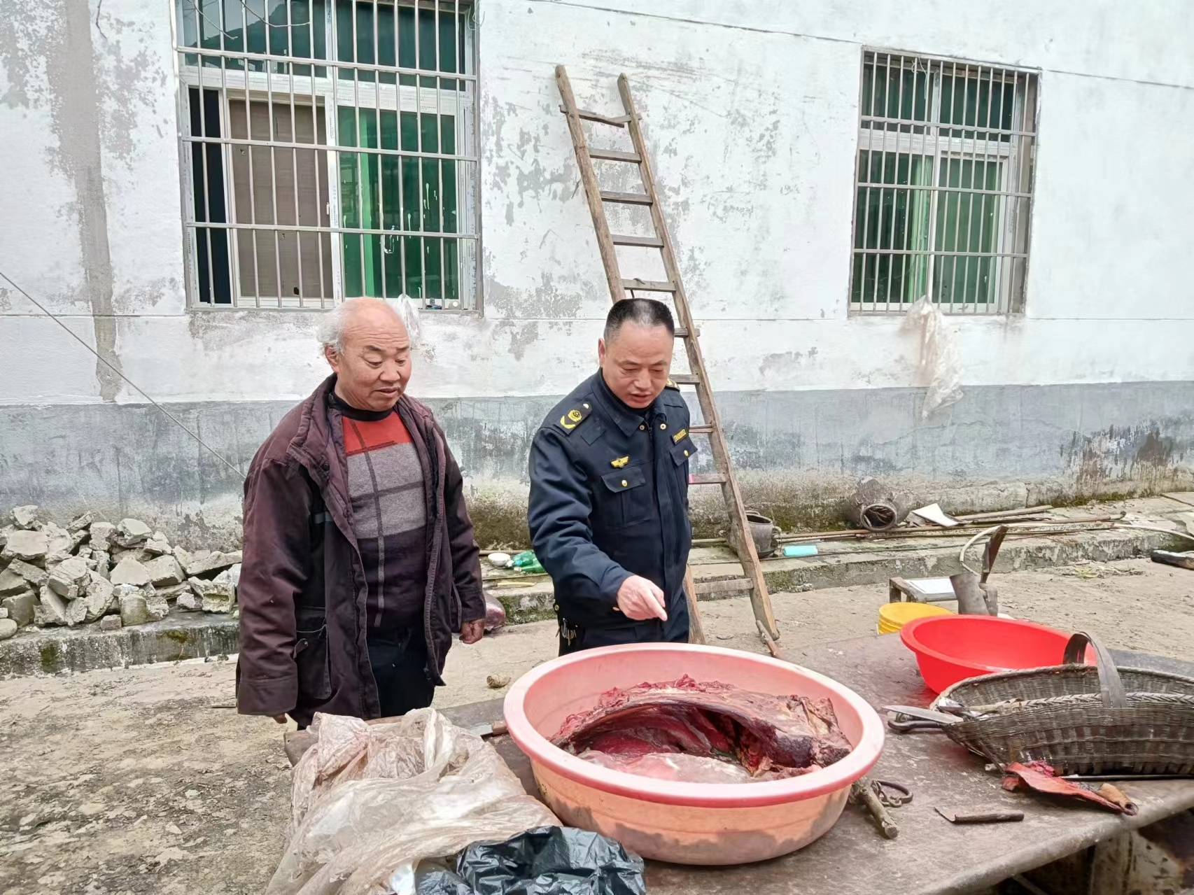 双台市场监管所开展肉制品市场专项执法检查