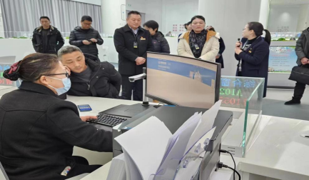 武当山行政审批局到我县学习交流