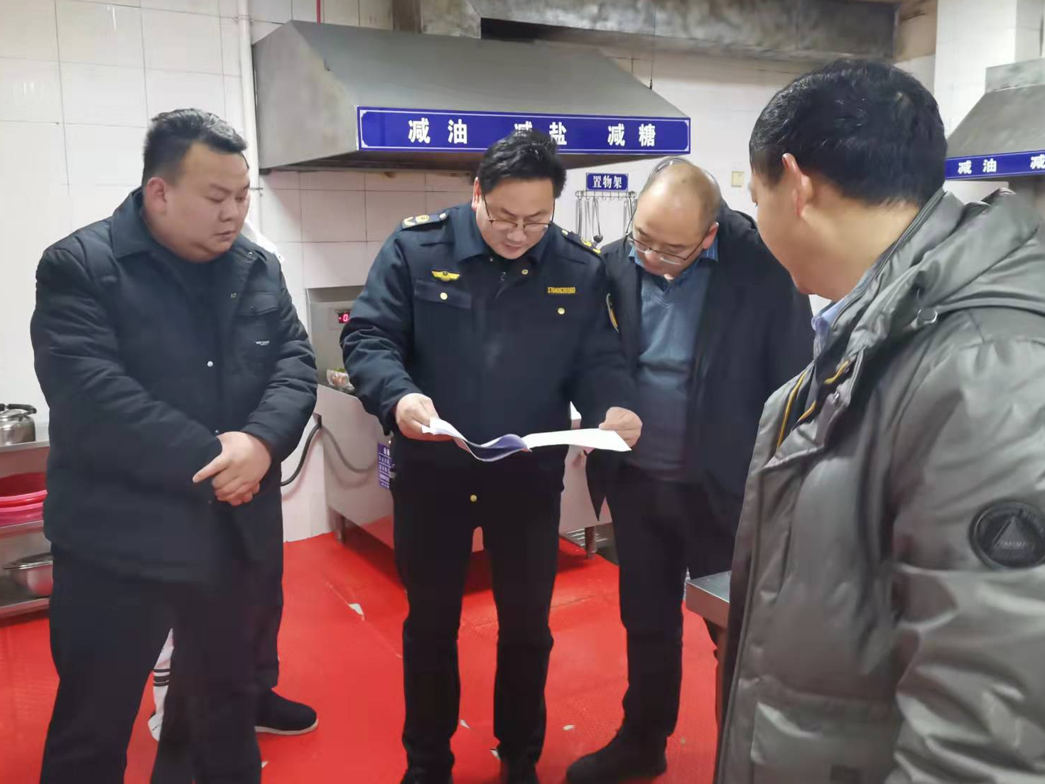 擂鼓镇：多部门联动护航校园食品安全