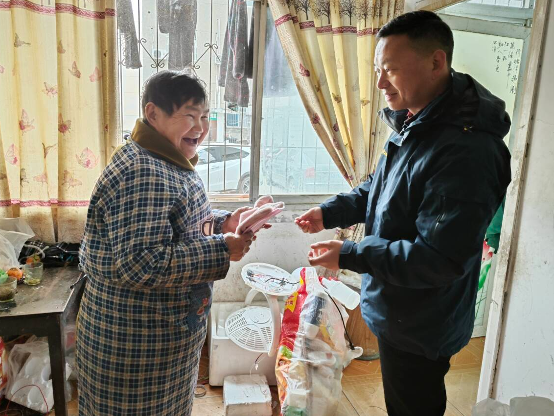 县委宣传部：“户户走到”暖民心