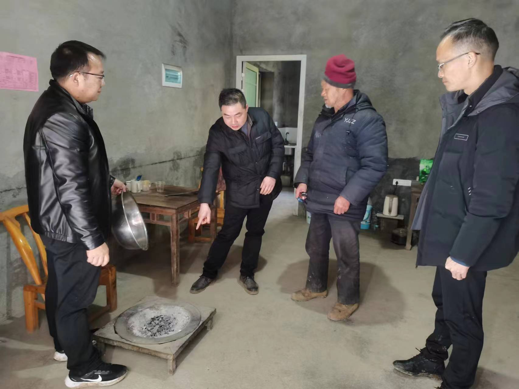 官渡镇：开展冬季用火用电安全宣传活动