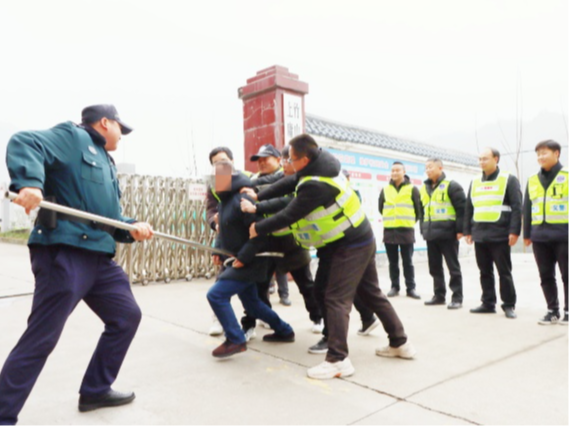 上庸镇中心学校：强化安保 守护平安