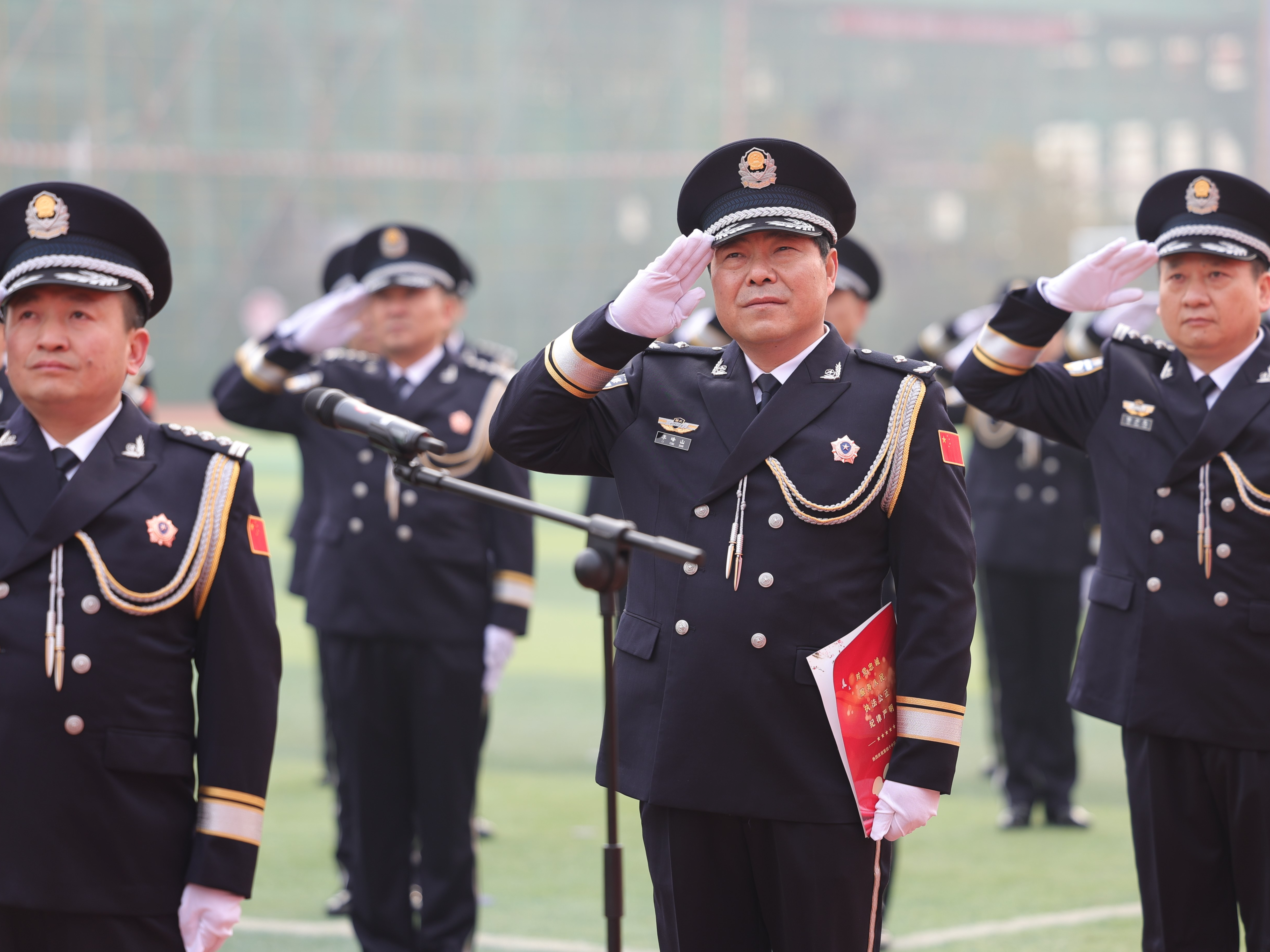 我县举行升旗仪式庆祝中国人民警察节