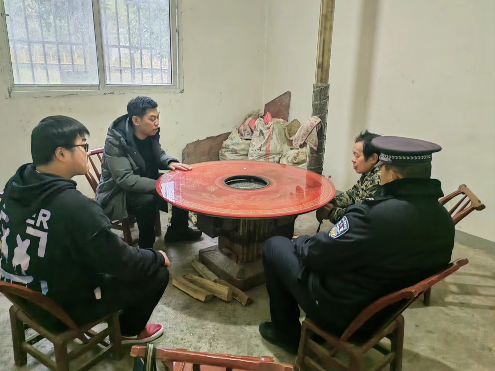 柳林乡：敲门户户进 安全人人传