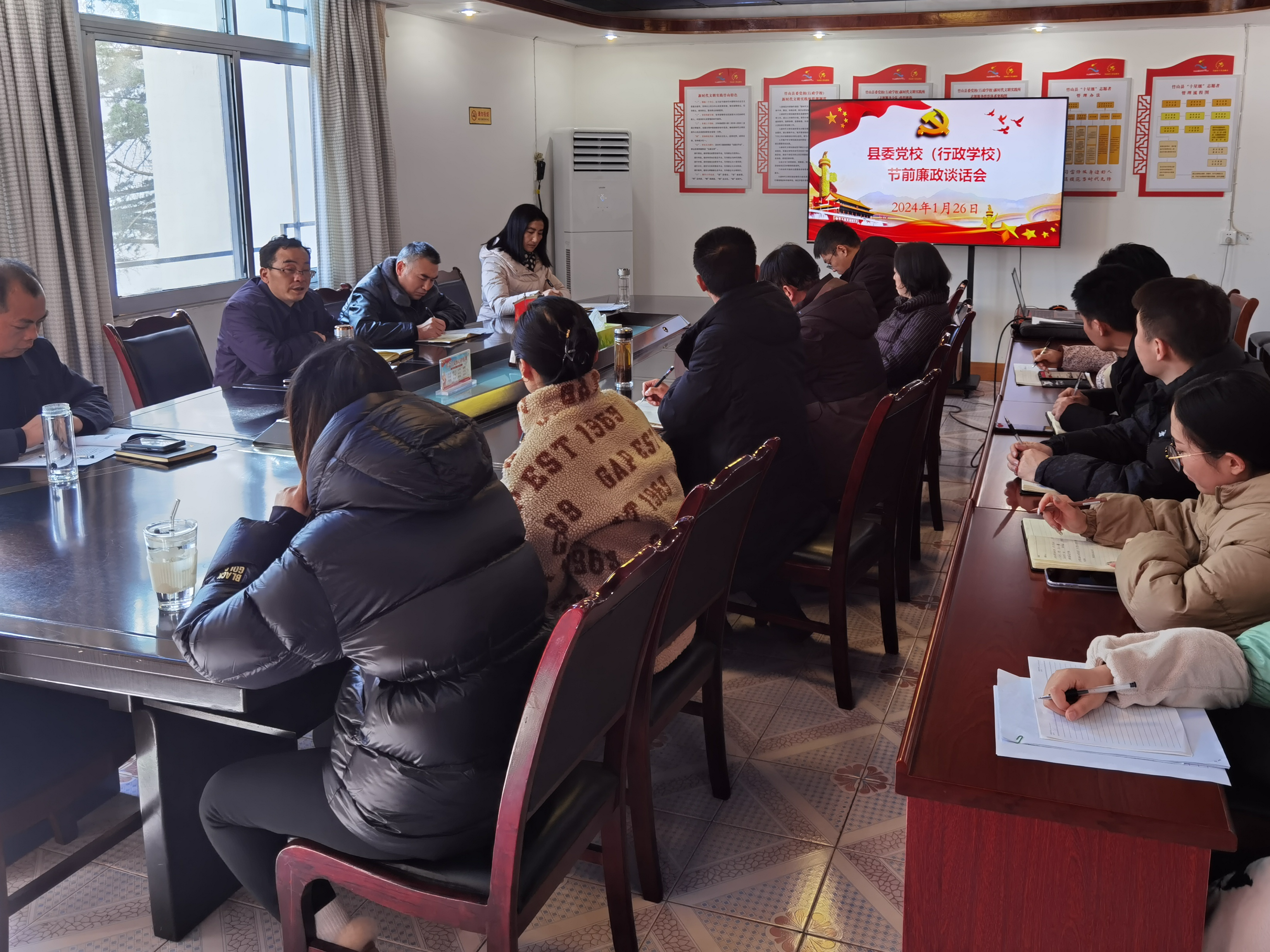 县委党校：加强自律意识　保持清醒头脑