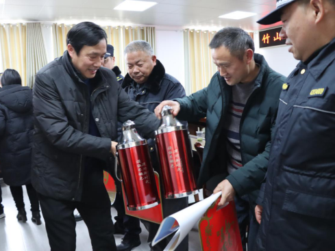 “橄榄绿”变身“城管蓝”初心不改