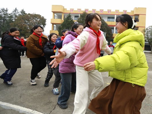 宝丰镇各学校多举措呵护未成年人心理健康
