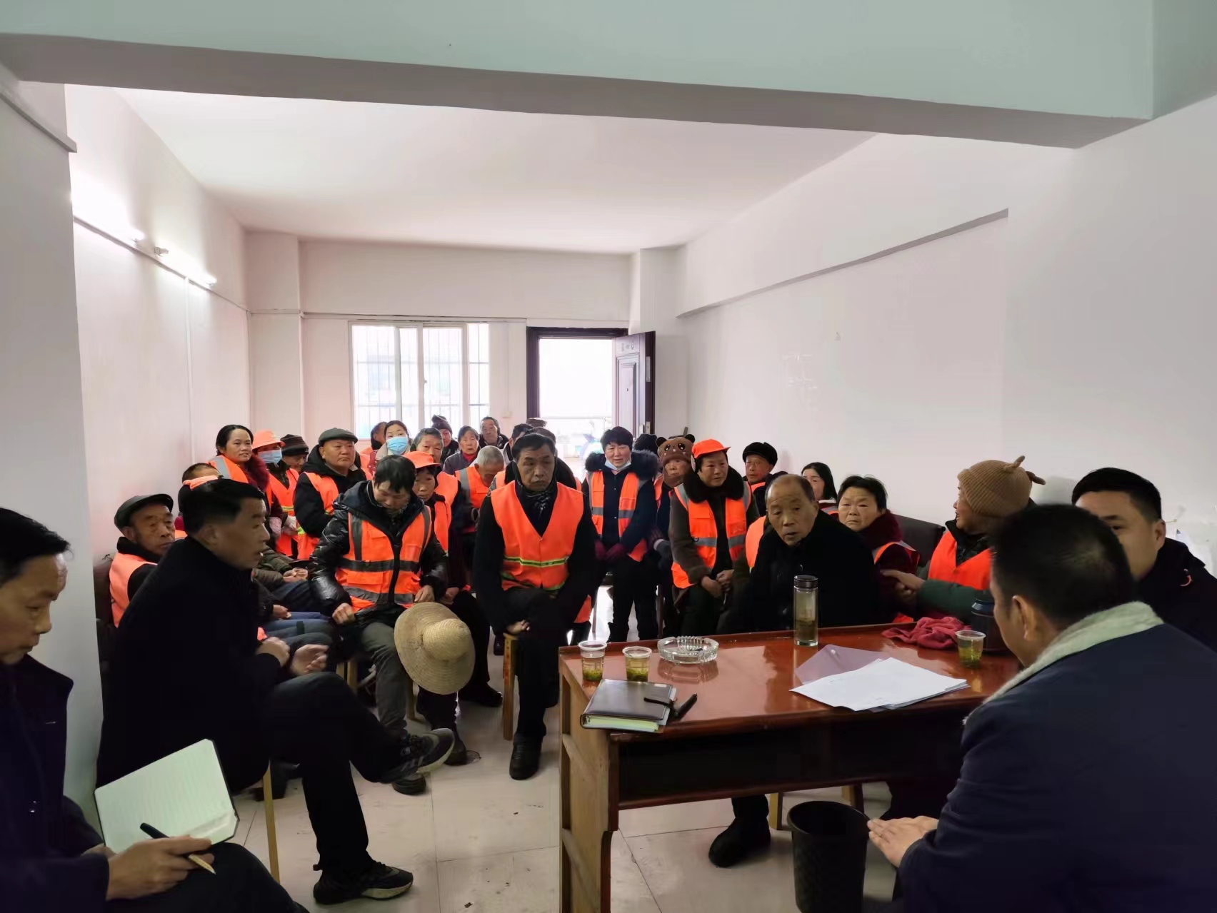 擂鼓镇：环卫工人坚守岗位保“春洁”