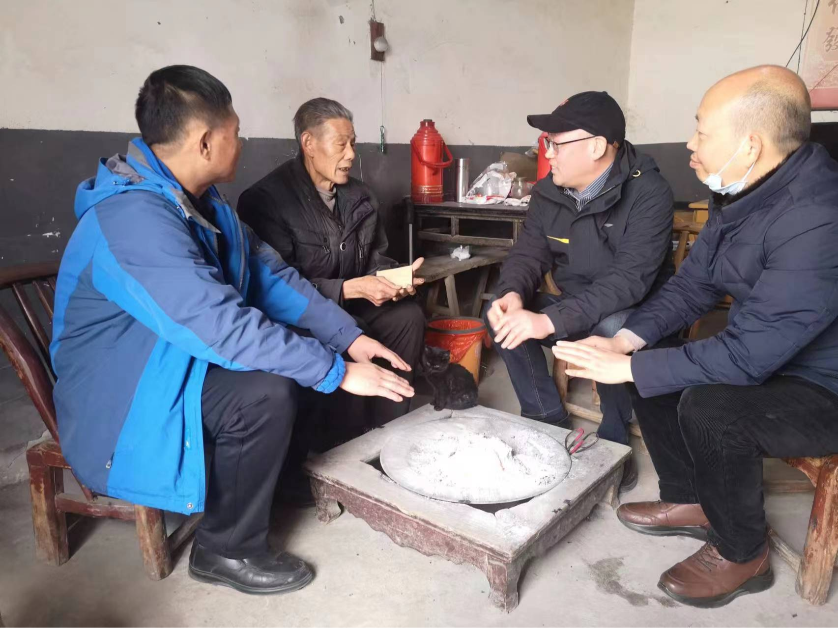 县统计局：年终岁末送温暖　真情慰问暖人心