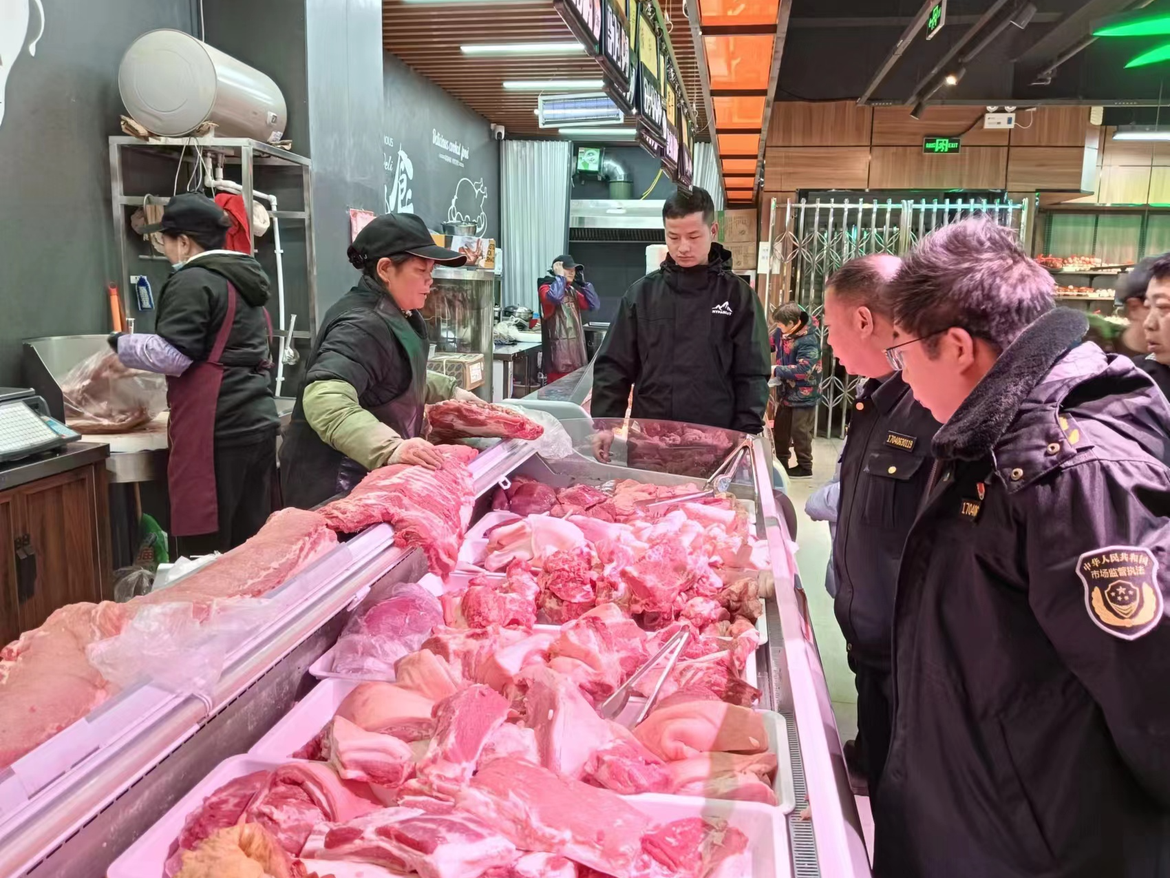 县市场监管局开展“生鲜灯”排查治理