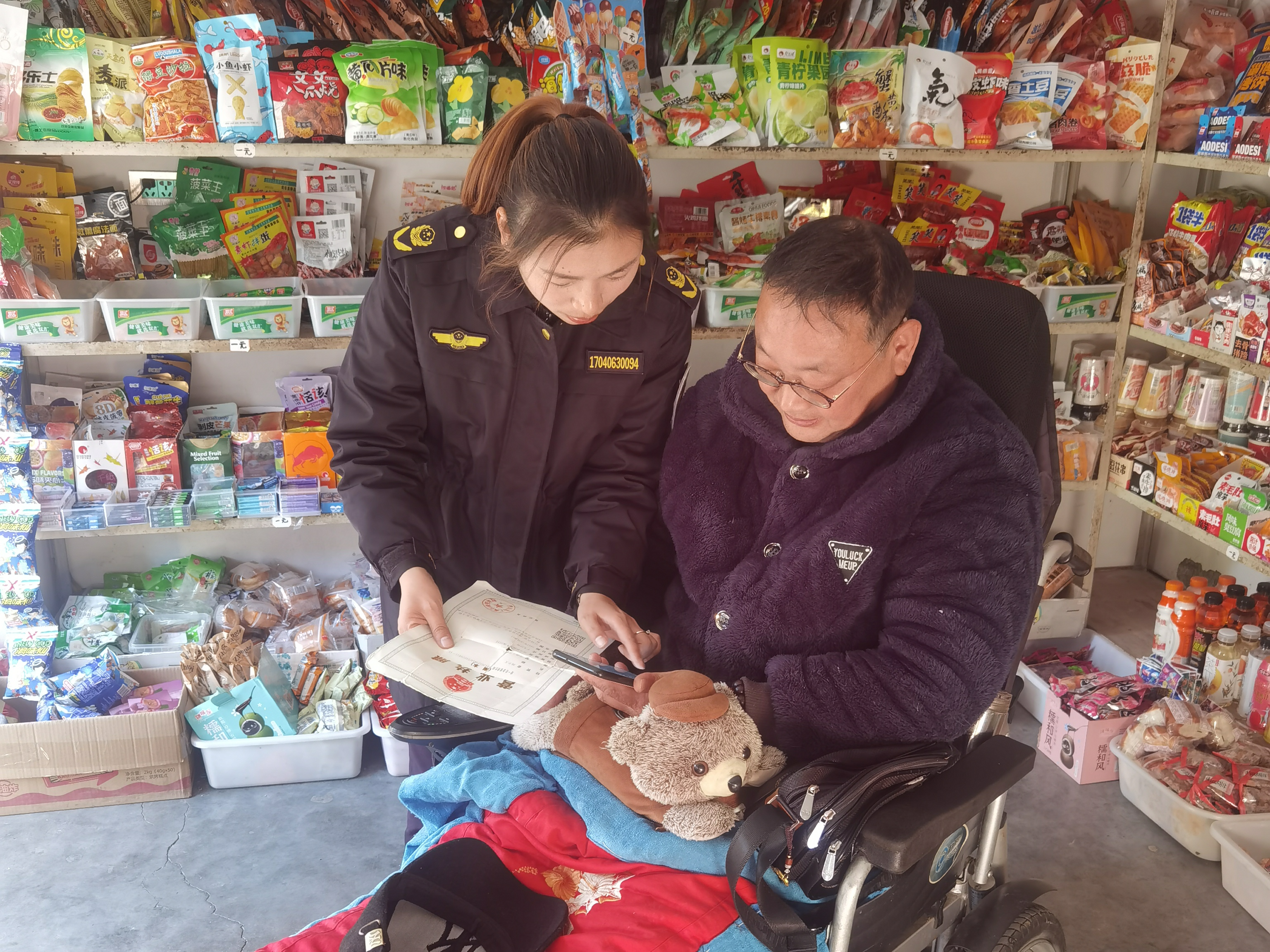 深河乡：年报指导送上门　贴心服务暖人心