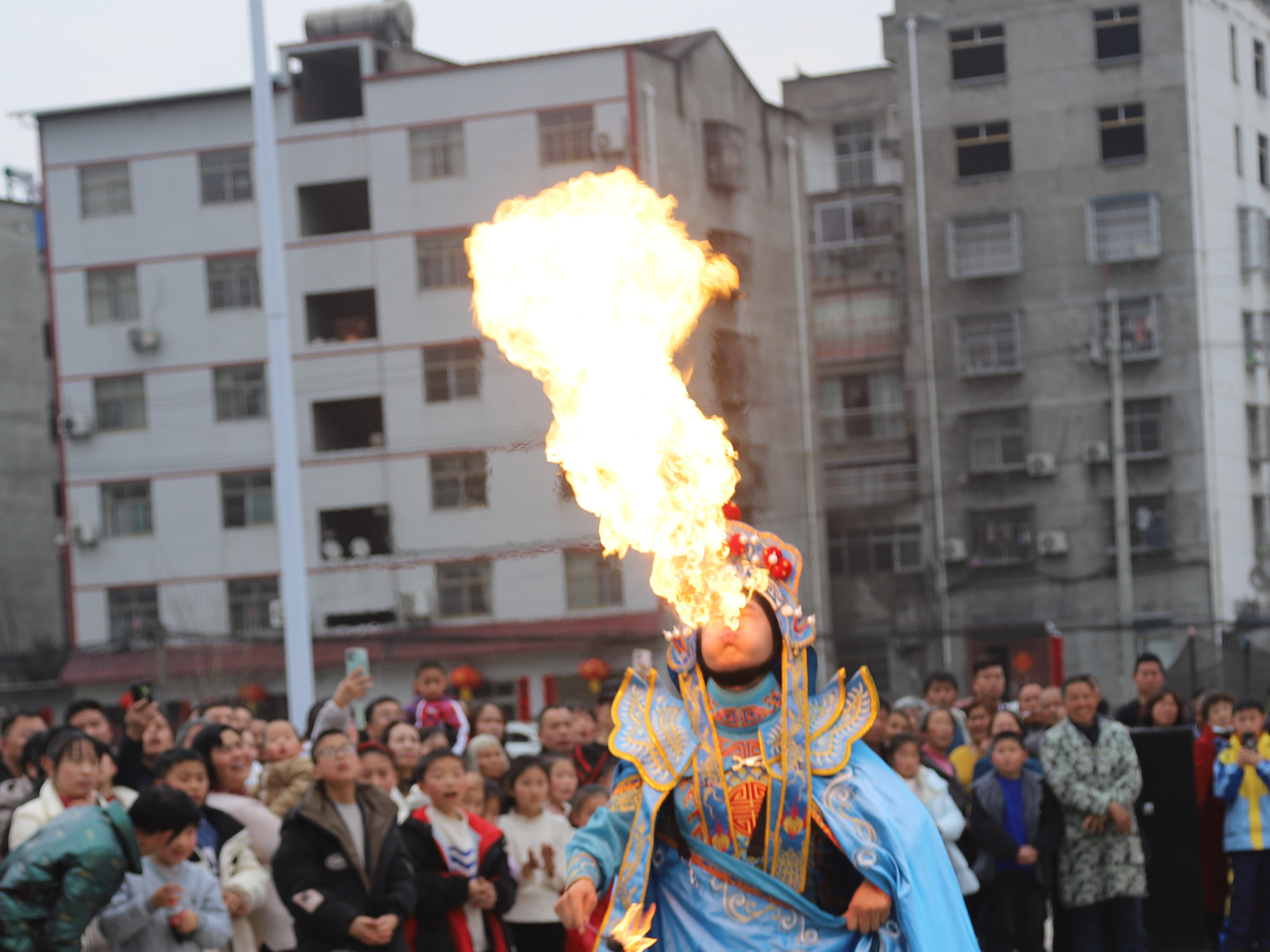 麻家渡开展“金龙迎春到·福满麻家渡”巡游汇演
