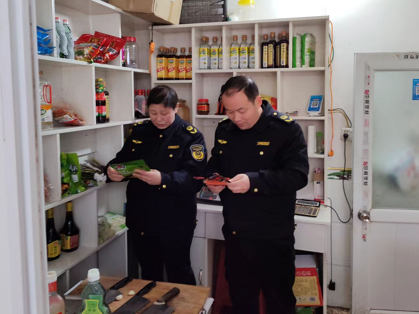 柳林市场监管所开展节前食品安全检查