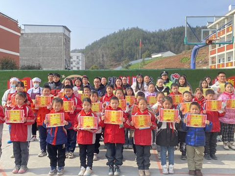 擂鼓镇小学举行2024年春季开学典礼