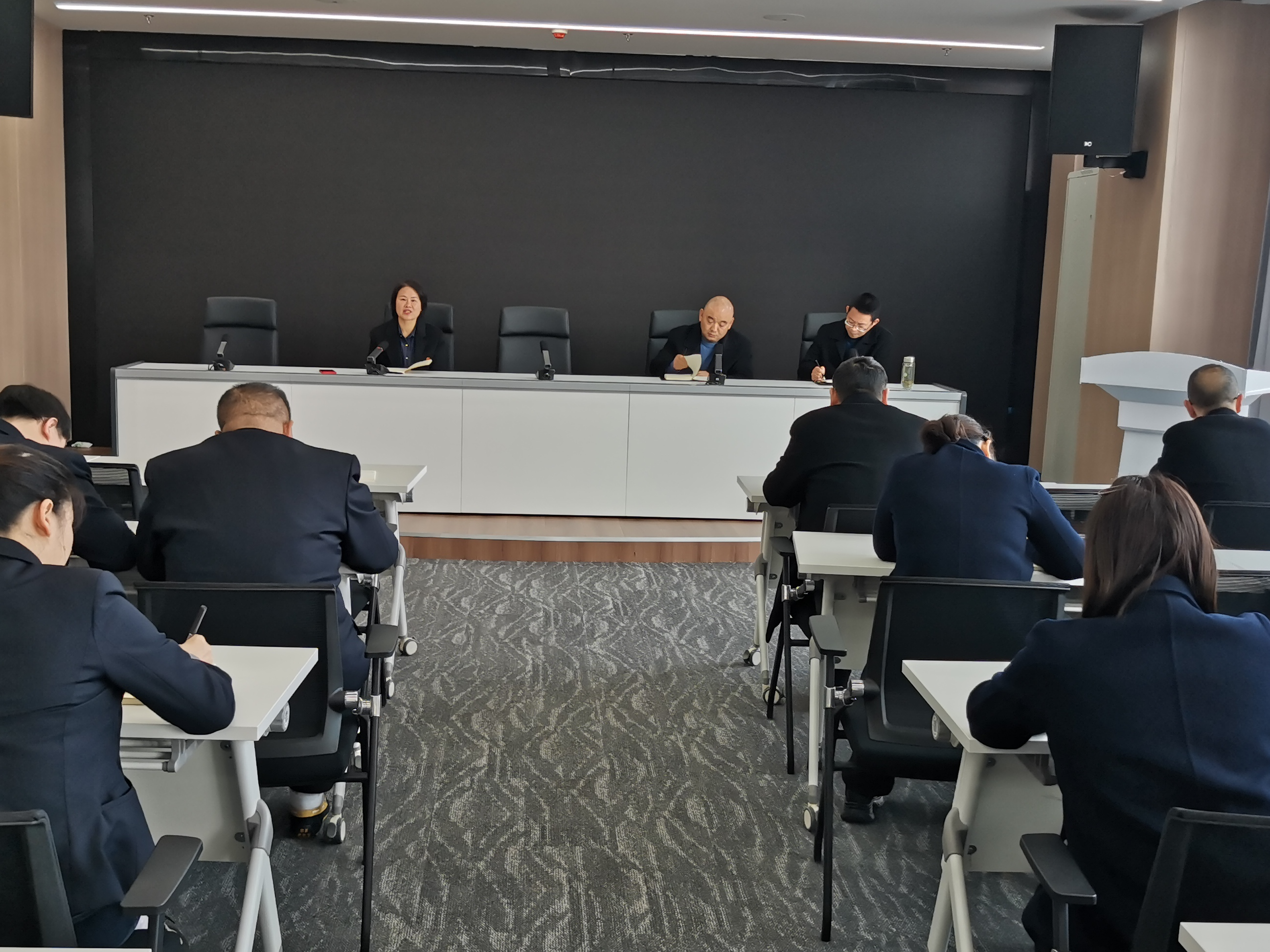 县行政审批局召开节后收心会