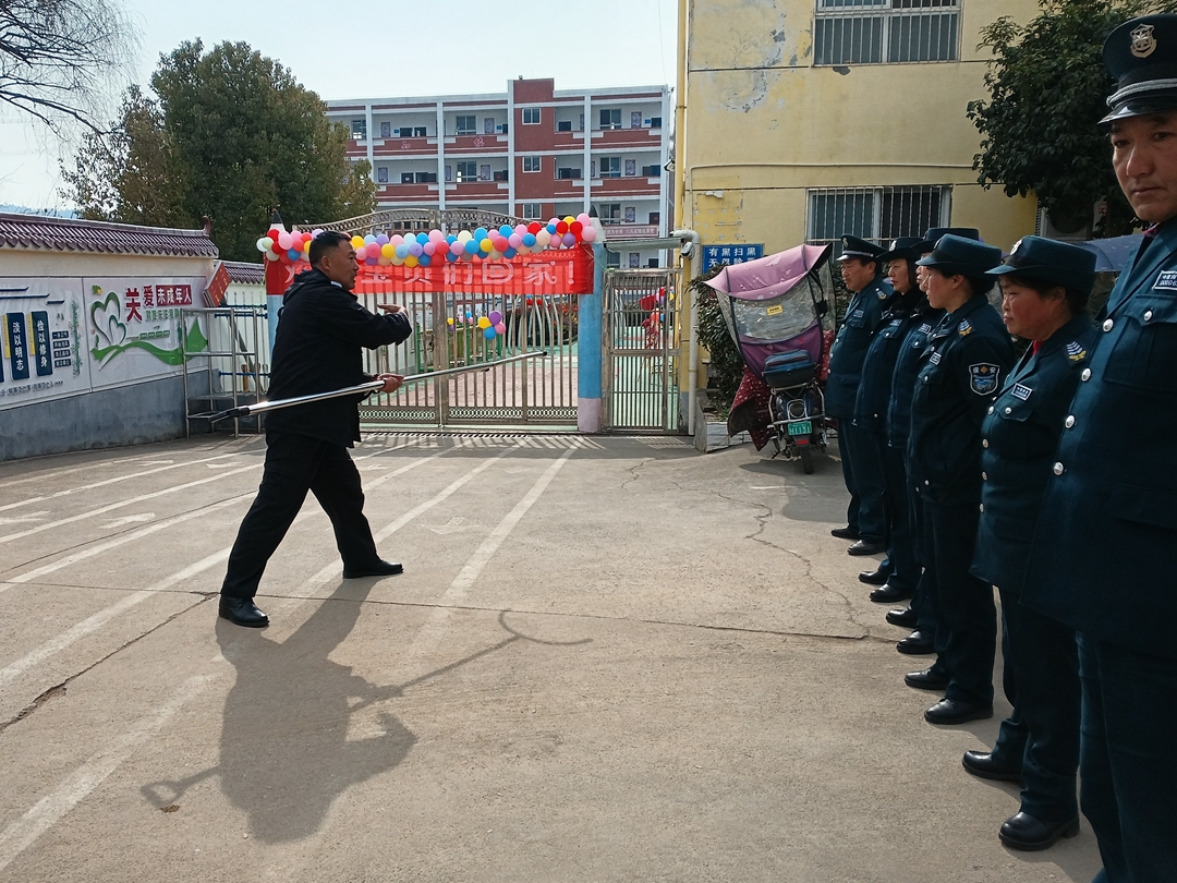 秦古镇各学校强化安保培训