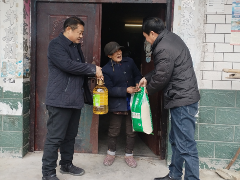 县退役军人事务局走访慰问困难群众