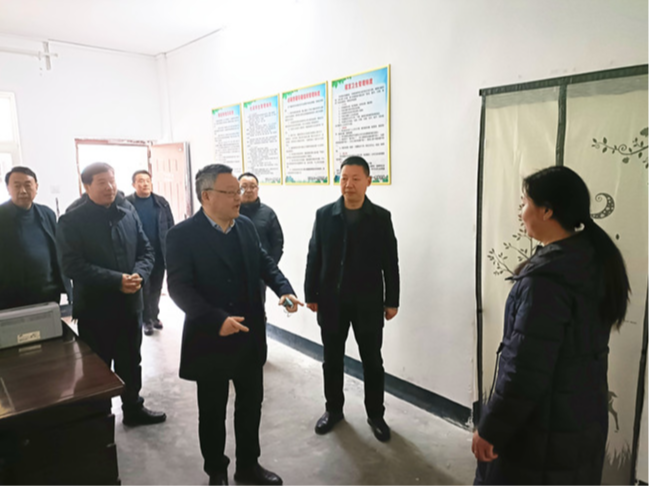 官渡镇中心学校春季开学工作接受检查