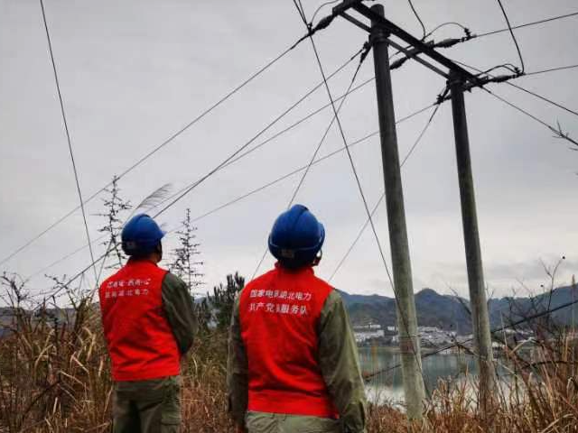 县供电公司积极应对低温寒潮天气