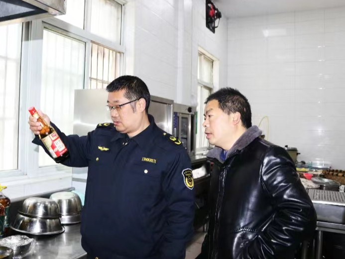 深河乡：严把食品安全关　守护师生“舌尖上的安全”