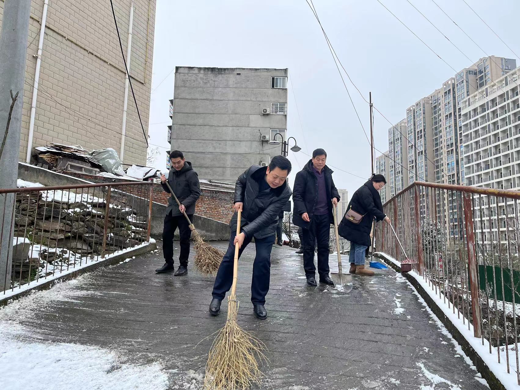 县委统战部多措并举开展“战严寒、送温暖”活动