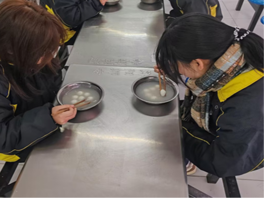 竹山二中：小小甜汤圆 浓浓节日情
