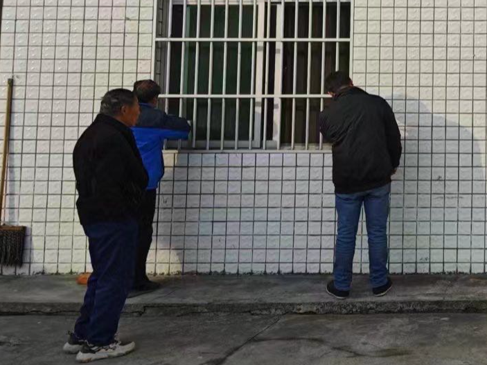 秦古镇：“破网、清通道”集中整治  打通消防“生命通道”