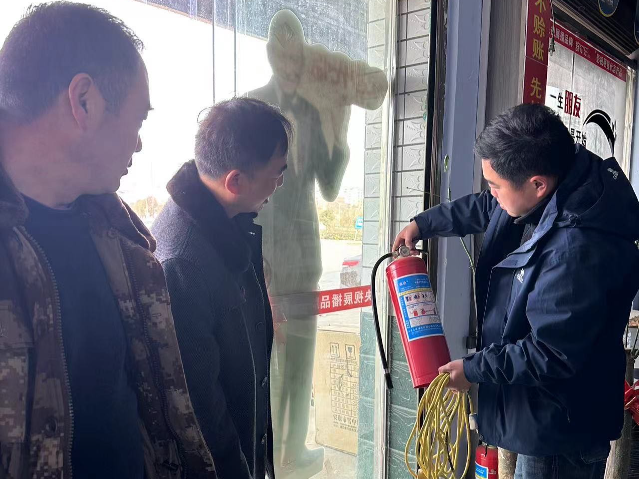 秦古镇：开展春季集镇环境综合整治