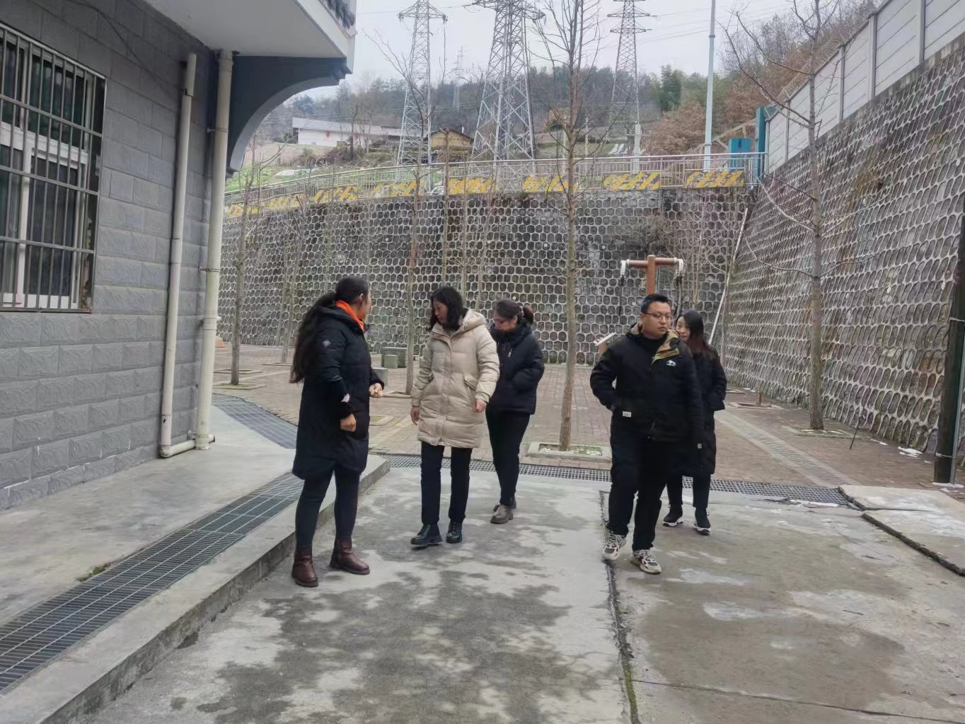 县房管局：开展小区安全排查 筑牢消防安全防线