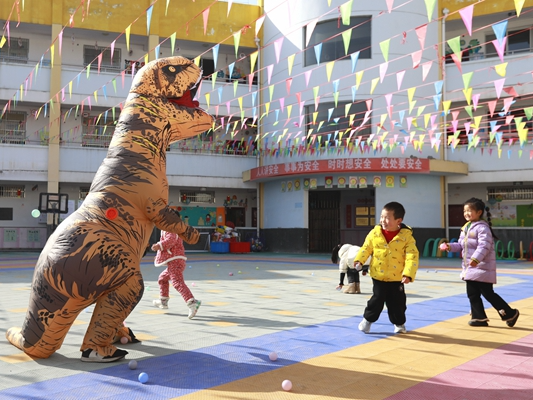 寶豐鎮(zhèn)中心幼兒園：玩轉(zhuǎn)體智能  樂趣享不停