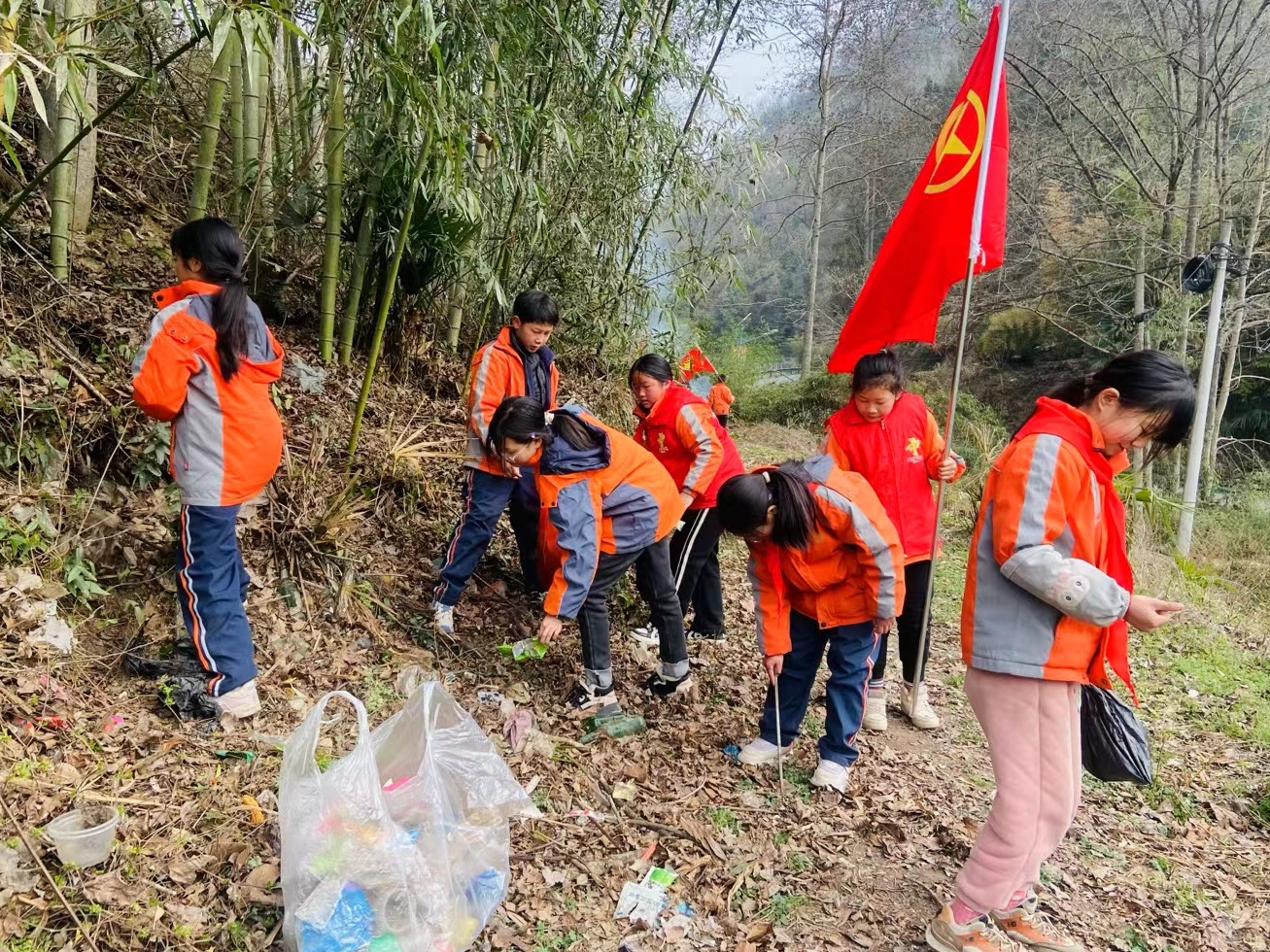 楼台乡：大手拉小手 共建美丽家园