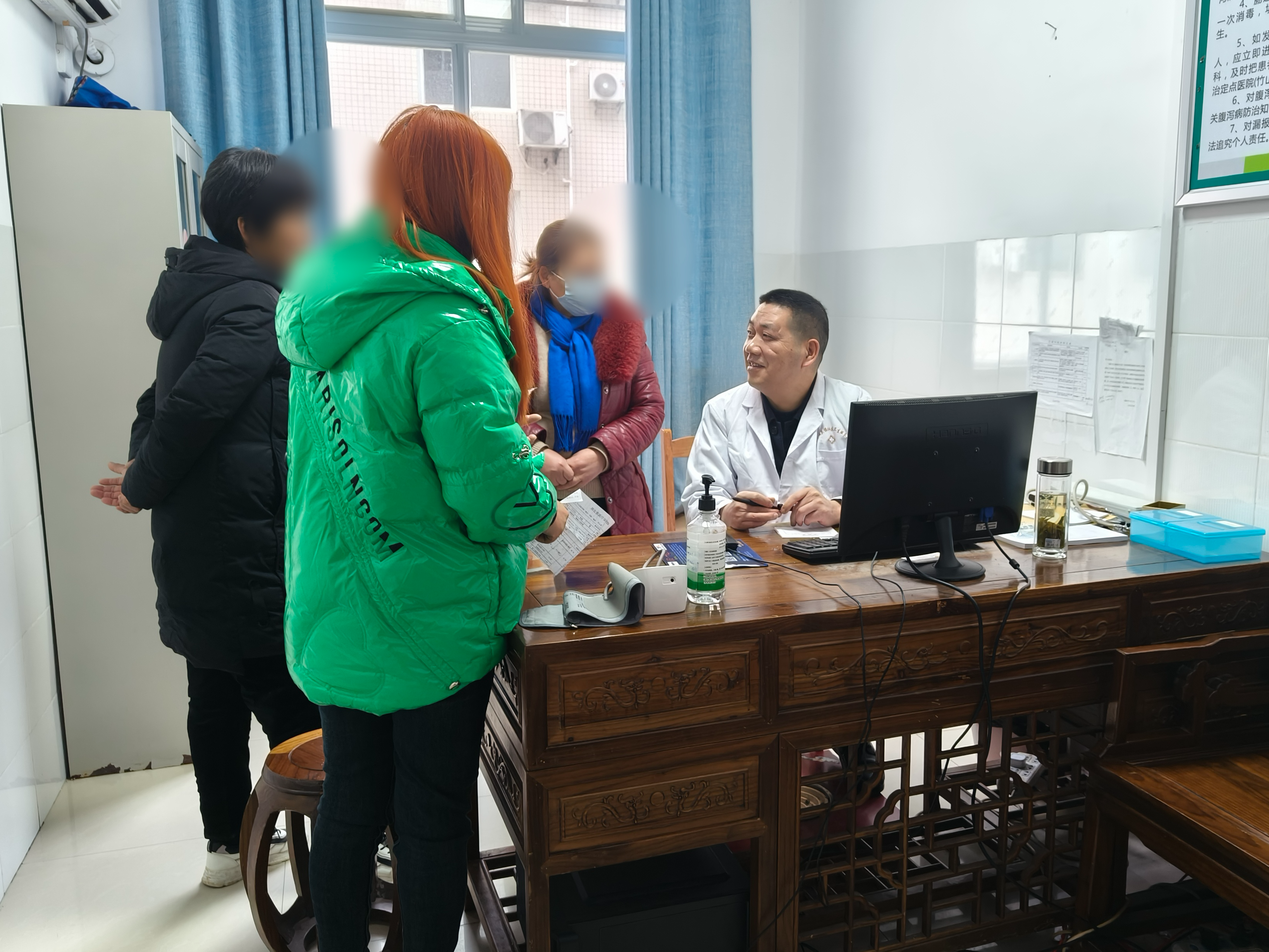 城关镇卫生院：“院长坐门诊” 助力健康服务零距离