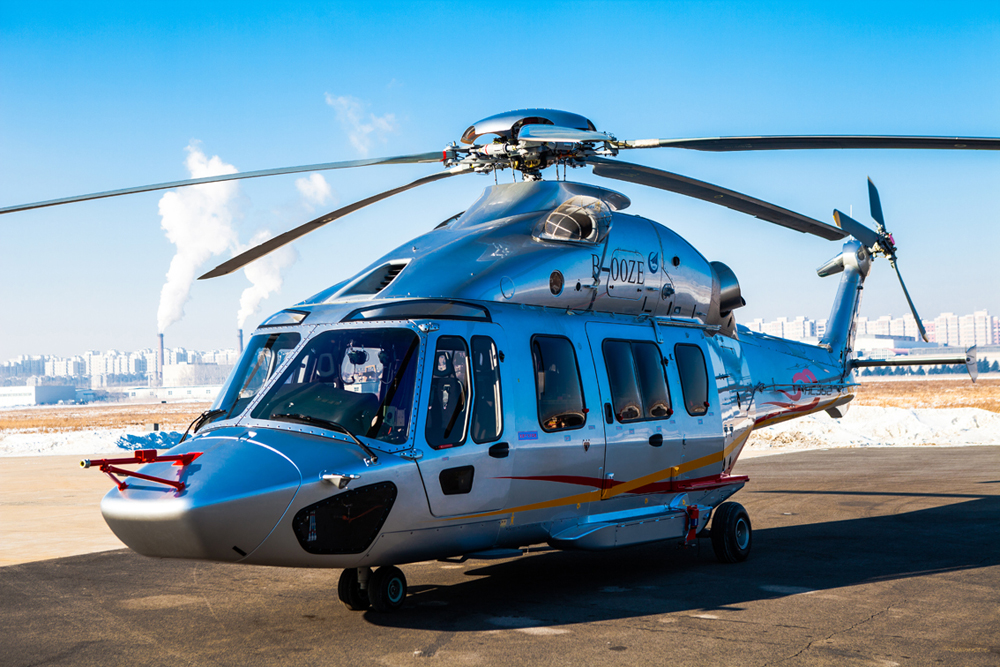 中航工业先进中型多用途直升机ac352首飞成功