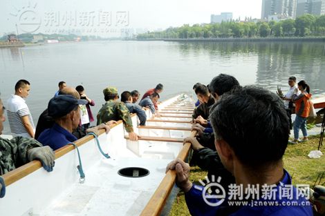 "龙船"下水 中国龙舟赛(荆州站)吹响集结号_江汉风