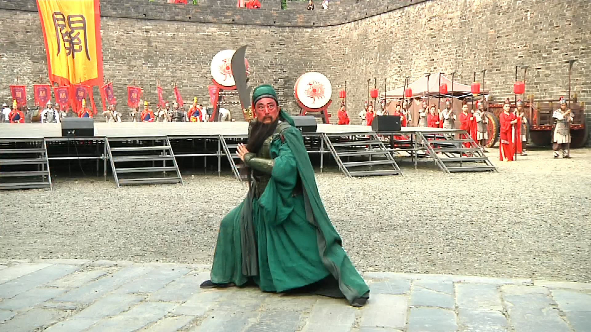 新版入城仪式五一假期上演增加关公舞大刀