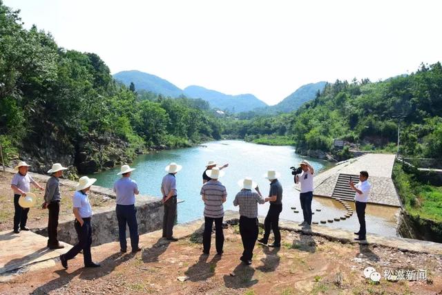 松滋市劉家場鎮慶賀寺村是全省深度貧困村.