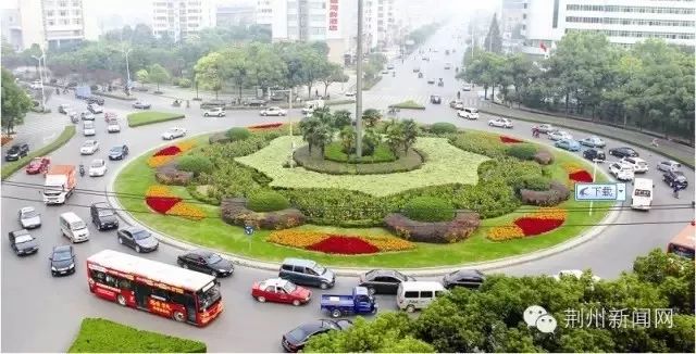 荆州的这座大钟又走起来了……看到第几张图,你想起了和ta的故事!
