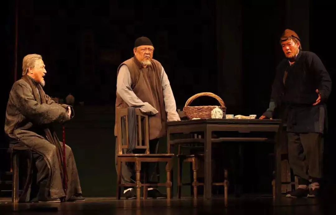 除了春运时的火车票大概就是北京人艺的《茶馆》了.