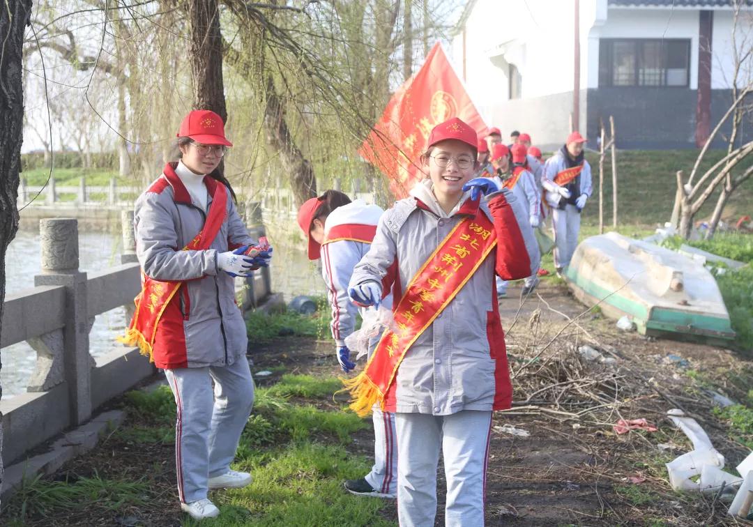 荆州中学校长借流浪地球勉励荆中学子勇敢追梦