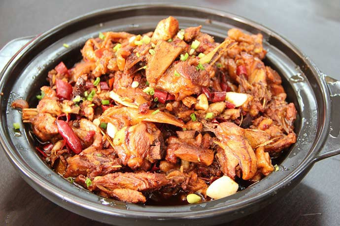 (石首笔架鱼肚)▼(皮条鳝鱼)▼(油焖乌龟)▼(珍珠丸子)▼荆州我们的家