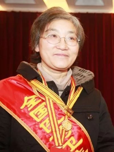 全国道德模范王争艳小处方书写上医之境