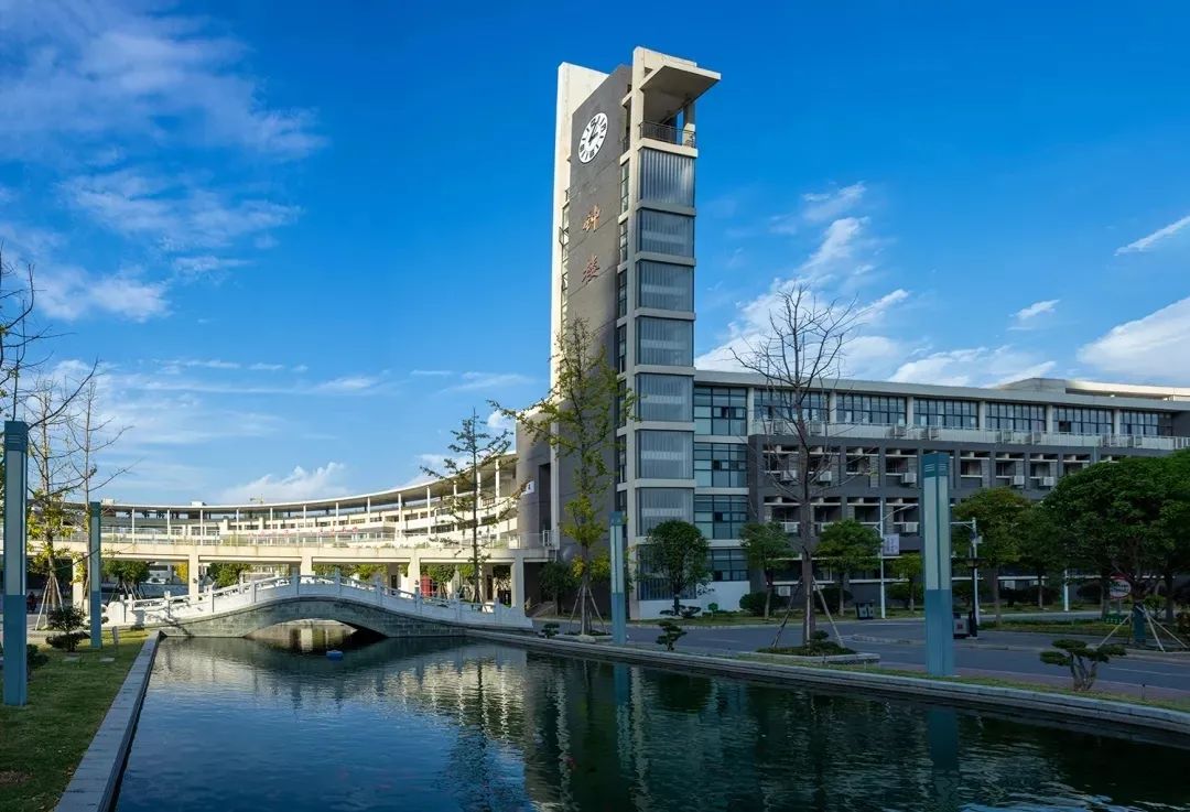 荆州中学新生下周二入学报到