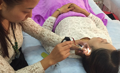 小心掏耳不当,诱发外耳道炎